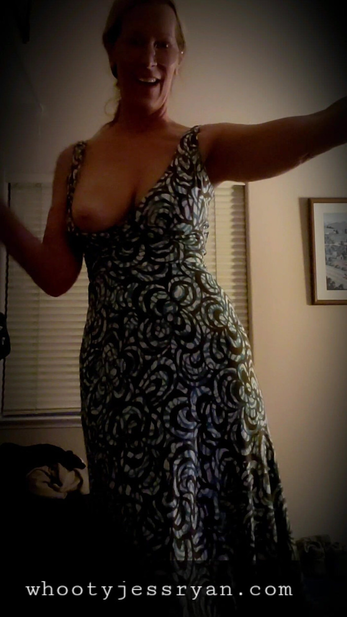 JessRyan: Быть глупым, соблазняет и светит