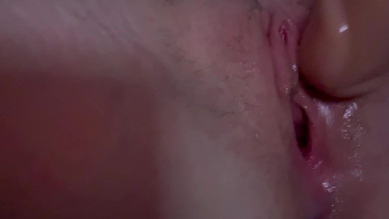 Codielisebeth24: MILF zerżnęła się 12-calowym dildem