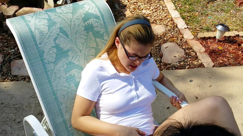 Tropical Lust: Kendra Lynn plays with her stepmom