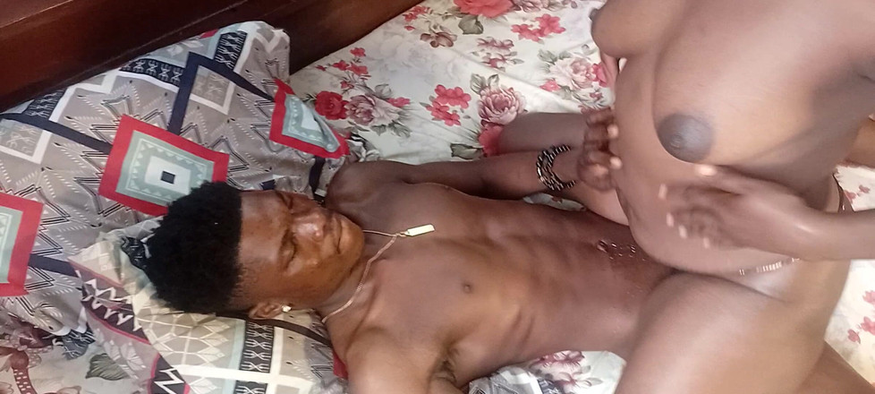 Creamyshuga: Der sohn ihrer stiefmutter genießt ihre muschi