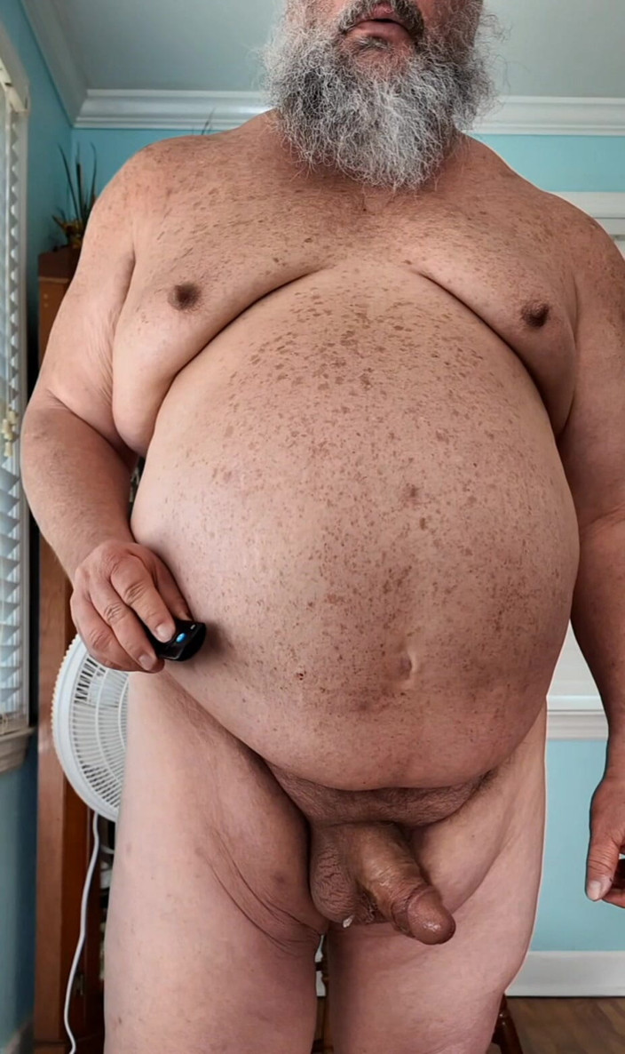 GeneWadexxx: Big Bear Cums