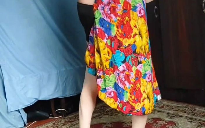 Kitty_Cross: +18 Youtubeモデル、女装、キティ、セクシーな村人、主婦、ドレス、ロングストッキング、白、ぽっちゃり、フェムボーイ