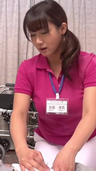 เกิดขึ้นกับฉันเพราะแอบเห็นนมของผู้ช่วยสาว