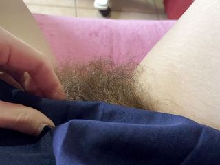 Cute Blonde 666: Hairy bush fetish closeup