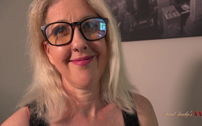 Aunt Judy&#039;s XXX: बड़े स्तनों वाली परिपक्व बॉस महिला श्रीमती Maggie नौकरी के लिए आपका साक्षात्कार लेती है (देखने का बिंदु)