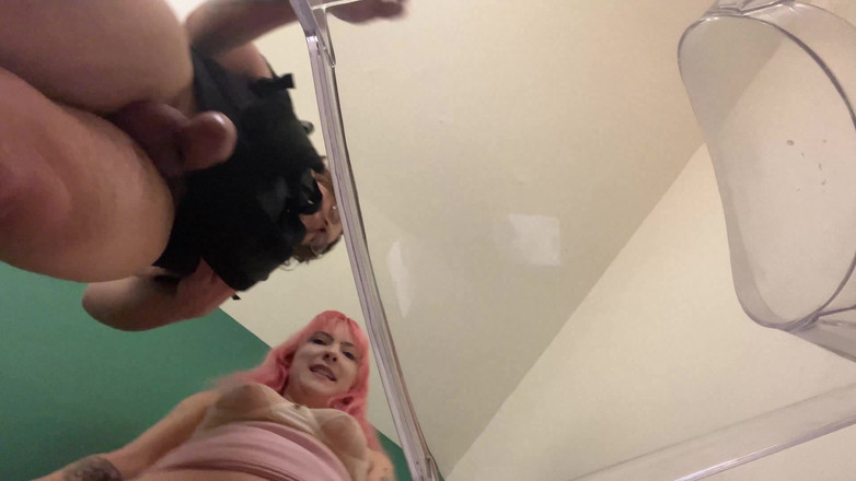 lilredvelvettt: Provando una imbracatura per scopare