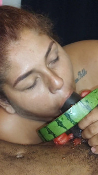 Grandota de sandía con garganta profunda