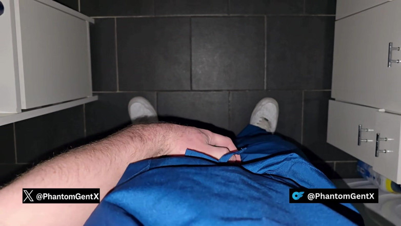PhantomGentX: Médico alemán se cuela al baño y masturba su secreto -...