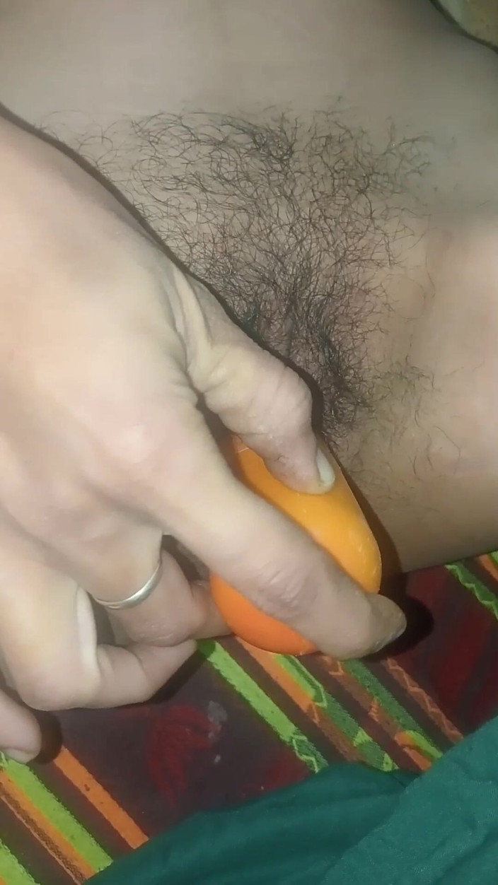 Desi Lusty Cooules01: Gadis desa india mencoba beberapa hal di dalam lubangnya