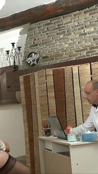 Siriană are o întâlnire cu un ginecolog foarte competent!