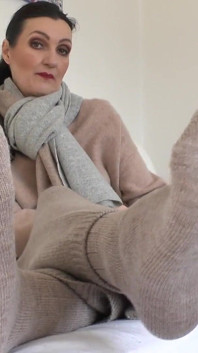 戴着针织手套嗅闻和撸管你的鸡巴，JOI，第一人称视角