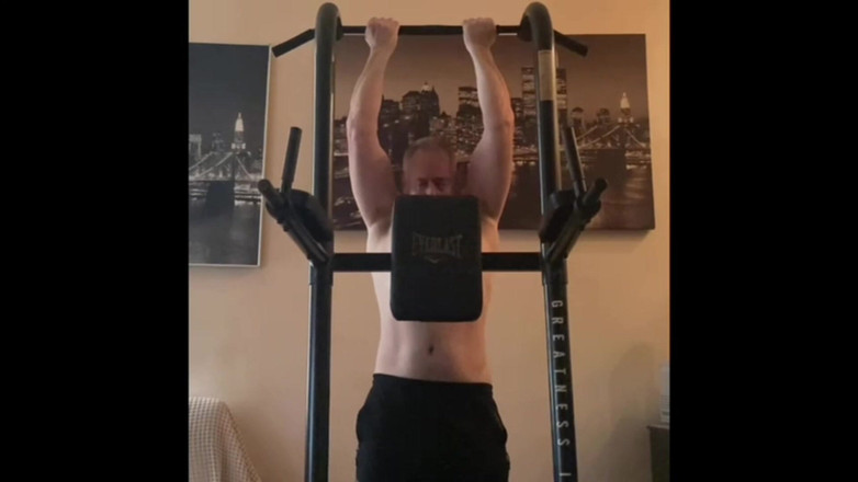 Alex Igogo: 手淫与健身