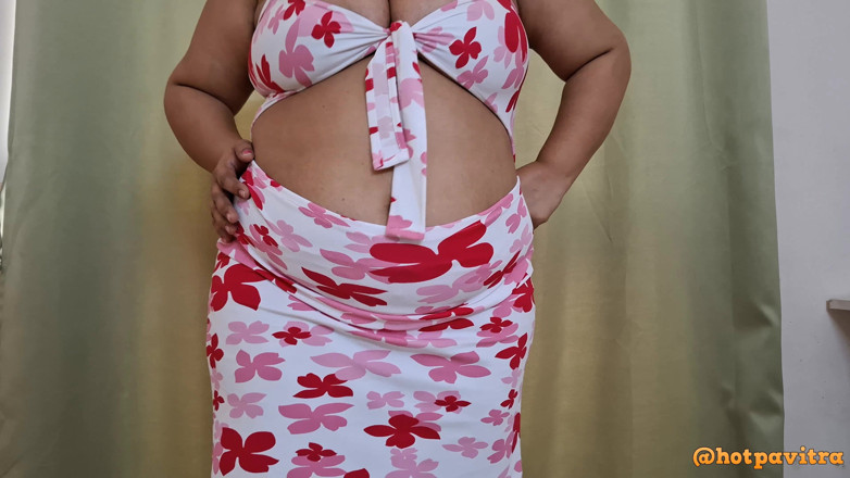 Hot Pavitra: Viens Revenir Dans Ma Robe Et Profiter