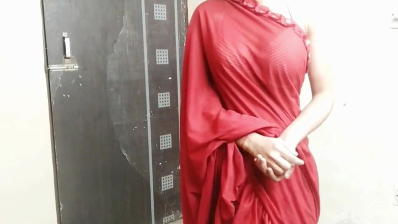 Desi college love: Desi junge stiefmutter priya hat betrügen und harten sex mit...