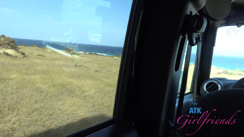 ATK Girlfriends: Sexy Aziatische vriendin zuigt pov