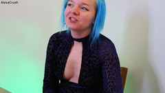 AlexaCrush: Hinterhältige handjob am esstisch