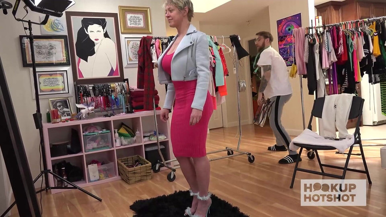 HookUp HotShot-BTS: Bts - Slutty Dee Williams je nadržená pro drsný sex Bryana...