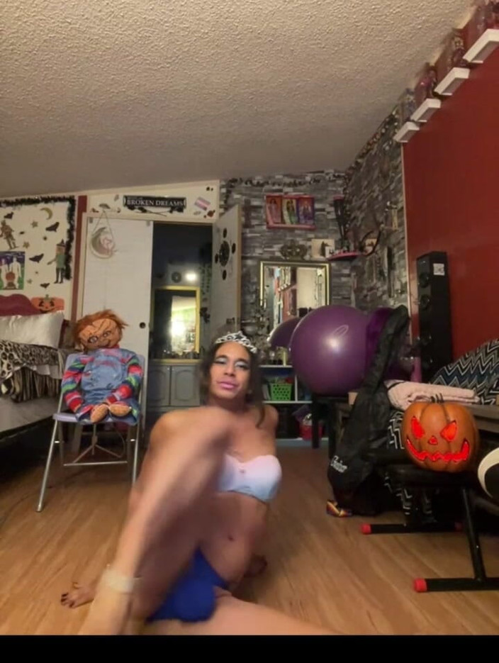TSJade95: Princess Tsjade Stripdances in Halloween Costume