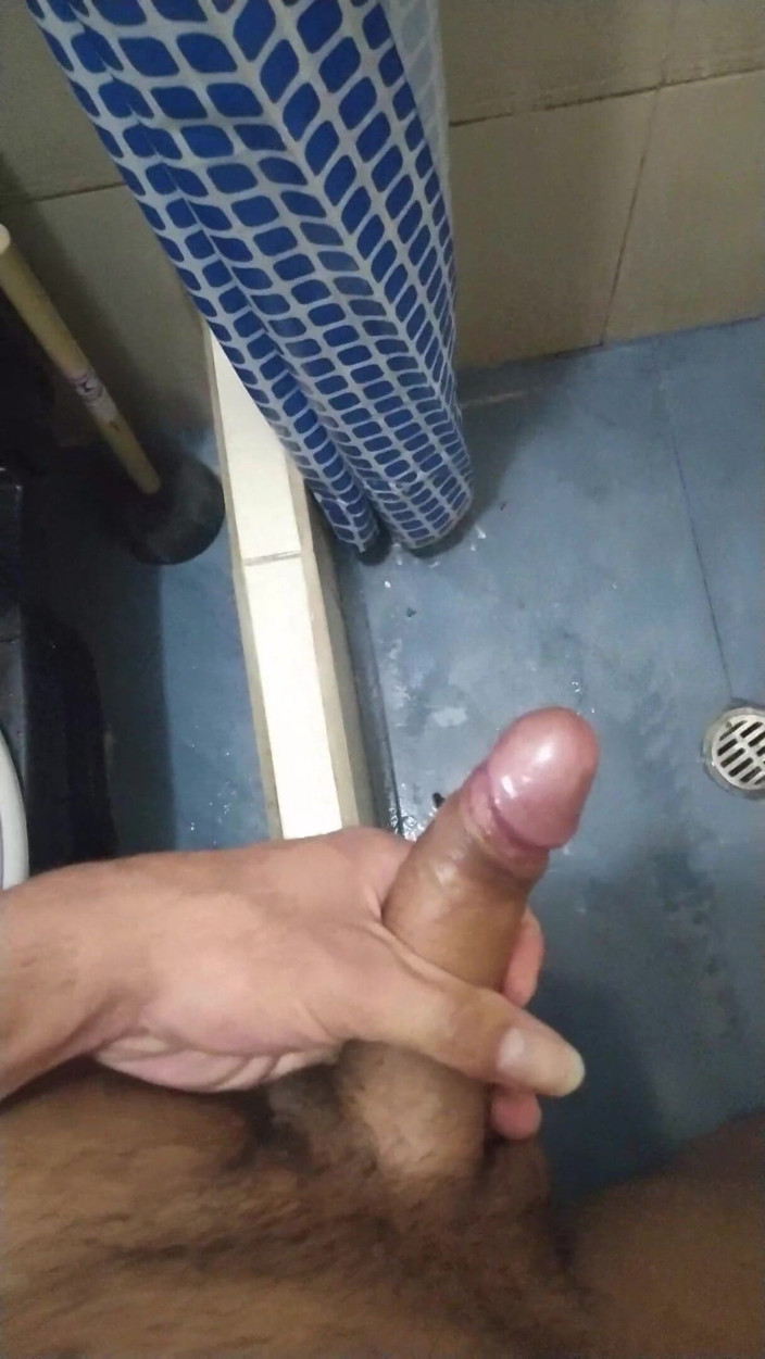 trebol_Jess: young latam handjob in a shower