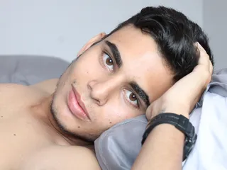 Succhiando un bellissimo giovane ragazzo