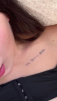 Je creampie dans la chatte de ma demi-sœur perverse - une bombasse excitée se fait baiser par son demi-frère à grosse bite - j’ai failli me faire prendre