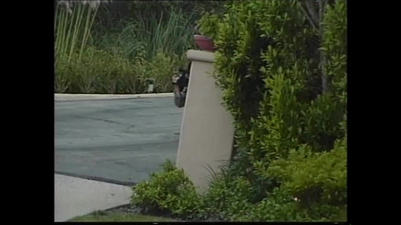 Muschi movie official: 素敵なおっぱいのブロンド熟女が車内でコンドームで犯される