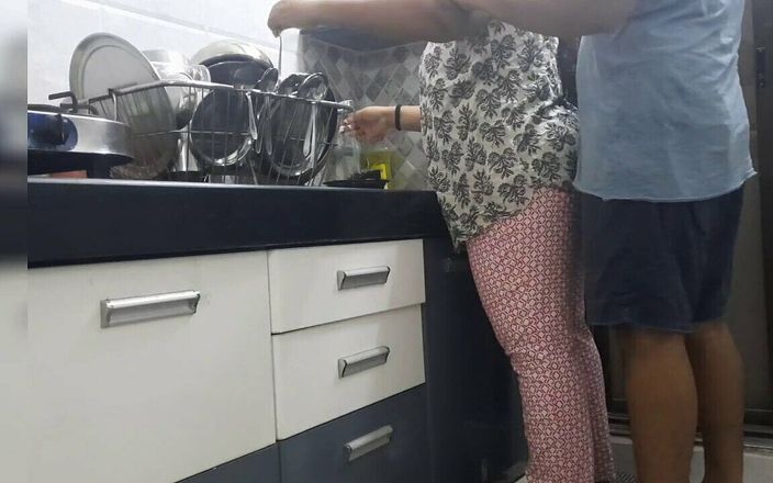 Karan Nitisha: Kakak ipar ngentot istrinya audio jernih