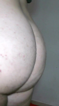 Hola, ¿quieres follarme el culo a cuatro patas?