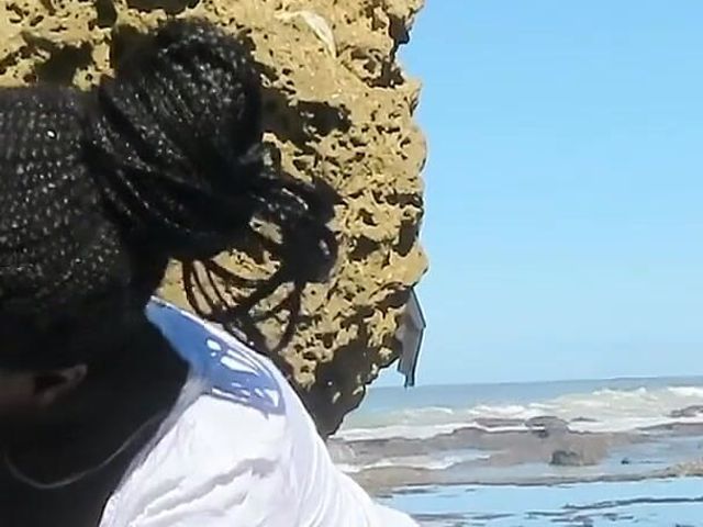 Beach Blowjob From Teen (Mzansi dolls)