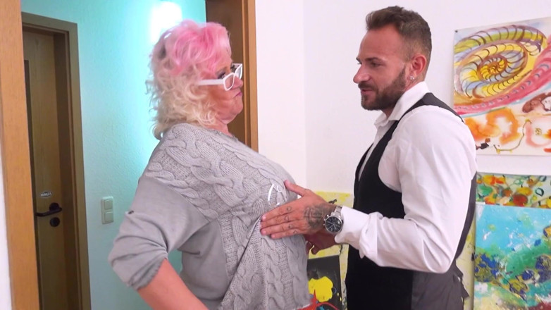 PureVicky66: The Horny German Granny Has Struck Again! She Gets Fisted...