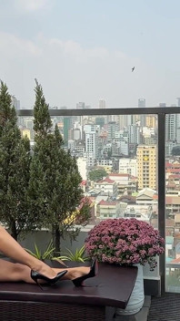 Anne-dom seni boyun eğmeye ve aşağılamaya bağımlı yapıyor