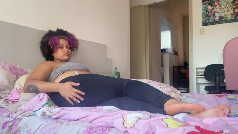 Cutiepiie Chubby: Üvey anne üvey oğlunu uyandırmak için osuruyor ep02