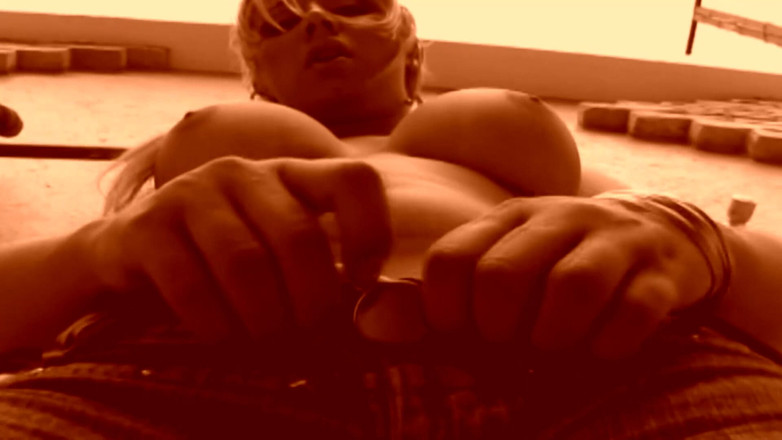 Transsexuell and gay club: Gay &amp; Trans - ladyboy excitado fode com o vizinho