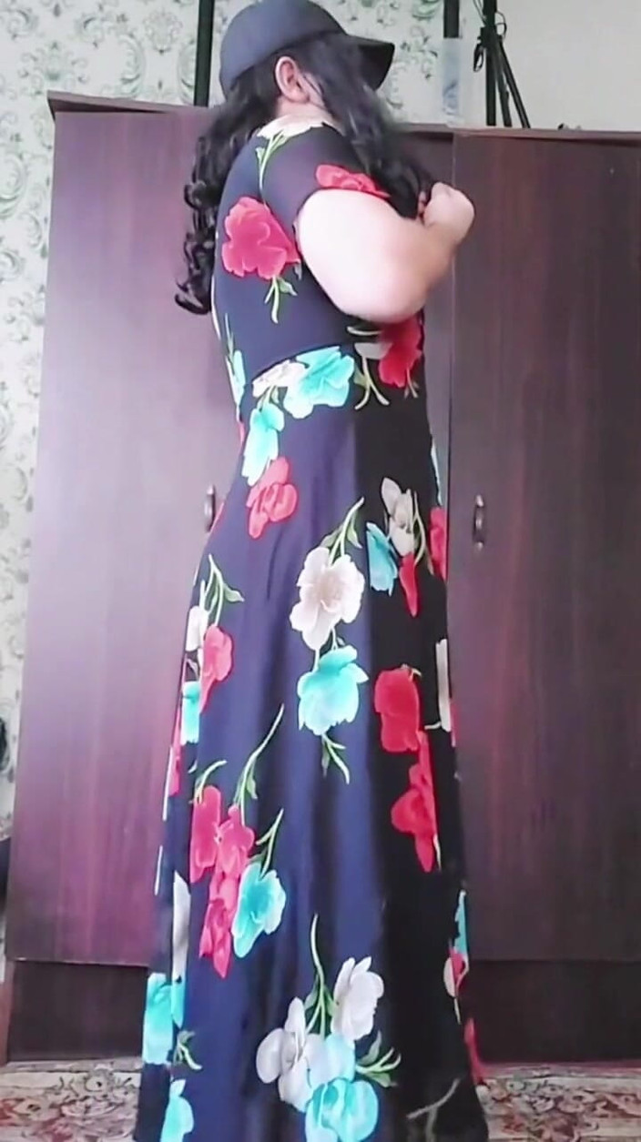 Kitty_Cross: 娘娘腔荡妇白人身体大屁股大屁股性感变装者