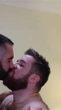 Bears Kissing