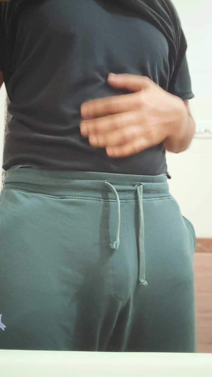 Rruh_2024: Masturbation in the Room on Holiday and the Cum Came...