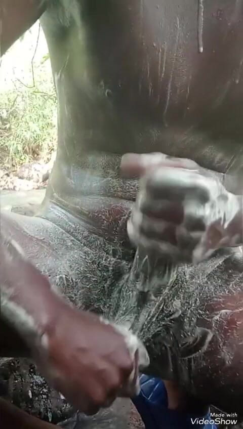 Sexyjayla254: Mydła masturbacja Wielki czarny kutas orgazm na zewnątrz część 2