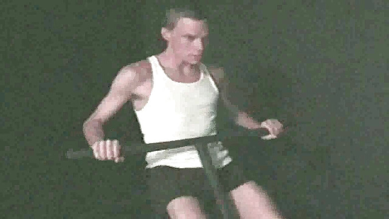 Gaybareback: Tento chlap se může sát