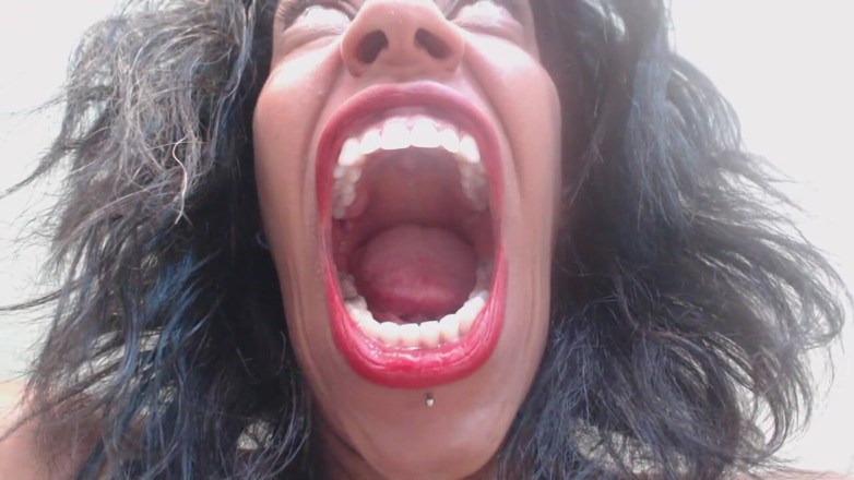 Golden lace: Freaky Mouth and Tongue