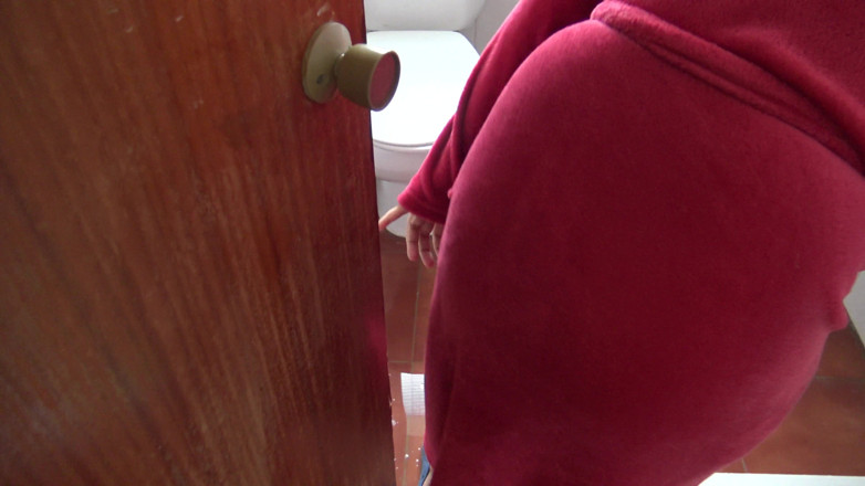 Stepmom Susan: Horny Stepson Begged Me Piss in Front of Him so...