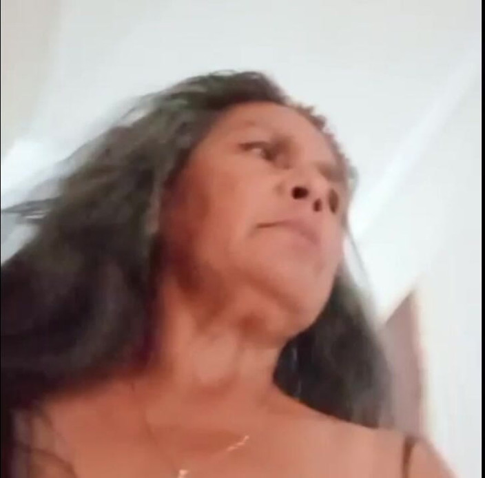 granny66mom: Бабушка с игрушкой в заднице