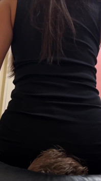Post entrenamiento facesitting en leggings