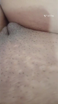 Bhabhi desi India Rajasthani melakukan persembahan sebelum mandi di bilik air