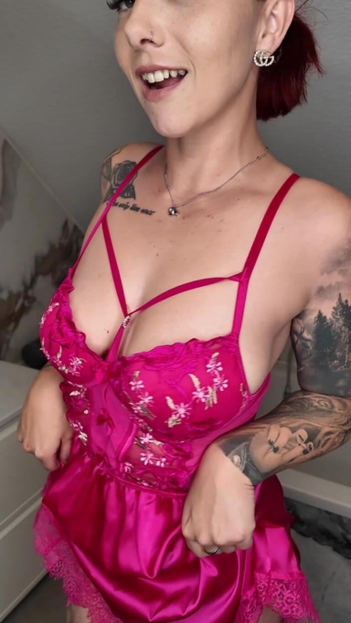Nina Devil: Volete vedere tutto ciò che ho?