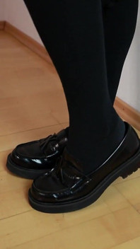 Teasing Feet in College Look: Mini Skirt, Knee Socks & Nylon Layers