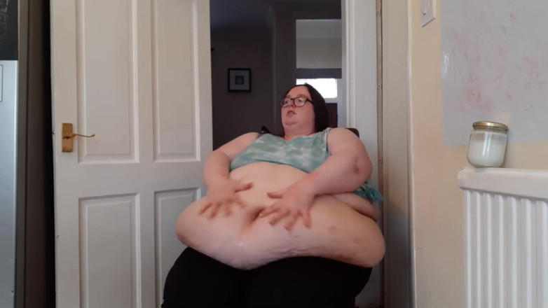 SSBBWLadyBrads: Fat belly oil rub coconut
