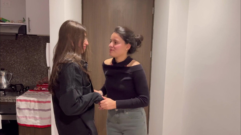 scarlettandc: Platím sexuální návštěvu své nejlepší kamarádky
