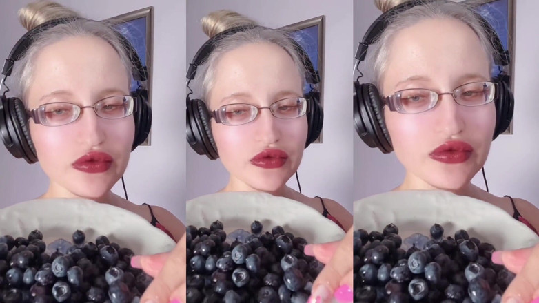 FinDom Goaldigger: Asmr blueberry eating - asmr, occhiali, la gigantessa