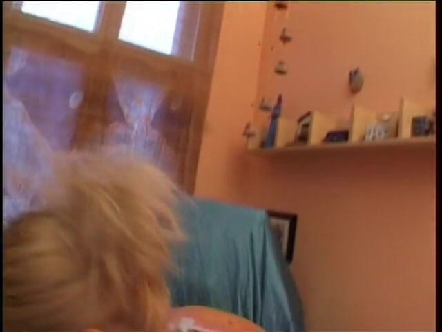 Lucky Cooch: Vollbusige blondine bekommt ihre muschi verführt, bevor sie bläst und...