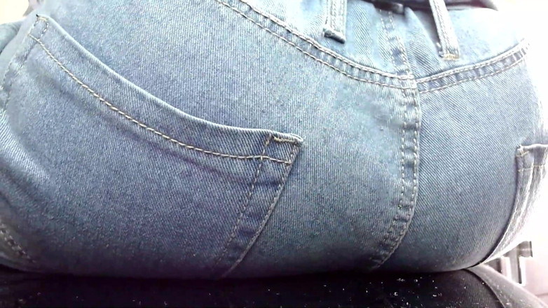 Maeling: Liten granne trampade i jeans och röv kvävde okunnig